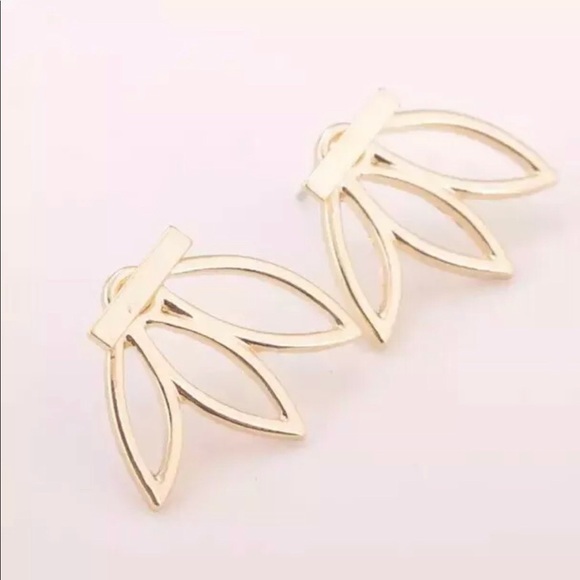 Dainty Lotus Flower Bar Stud Earrings Gold Silver - Picture 2 of 7